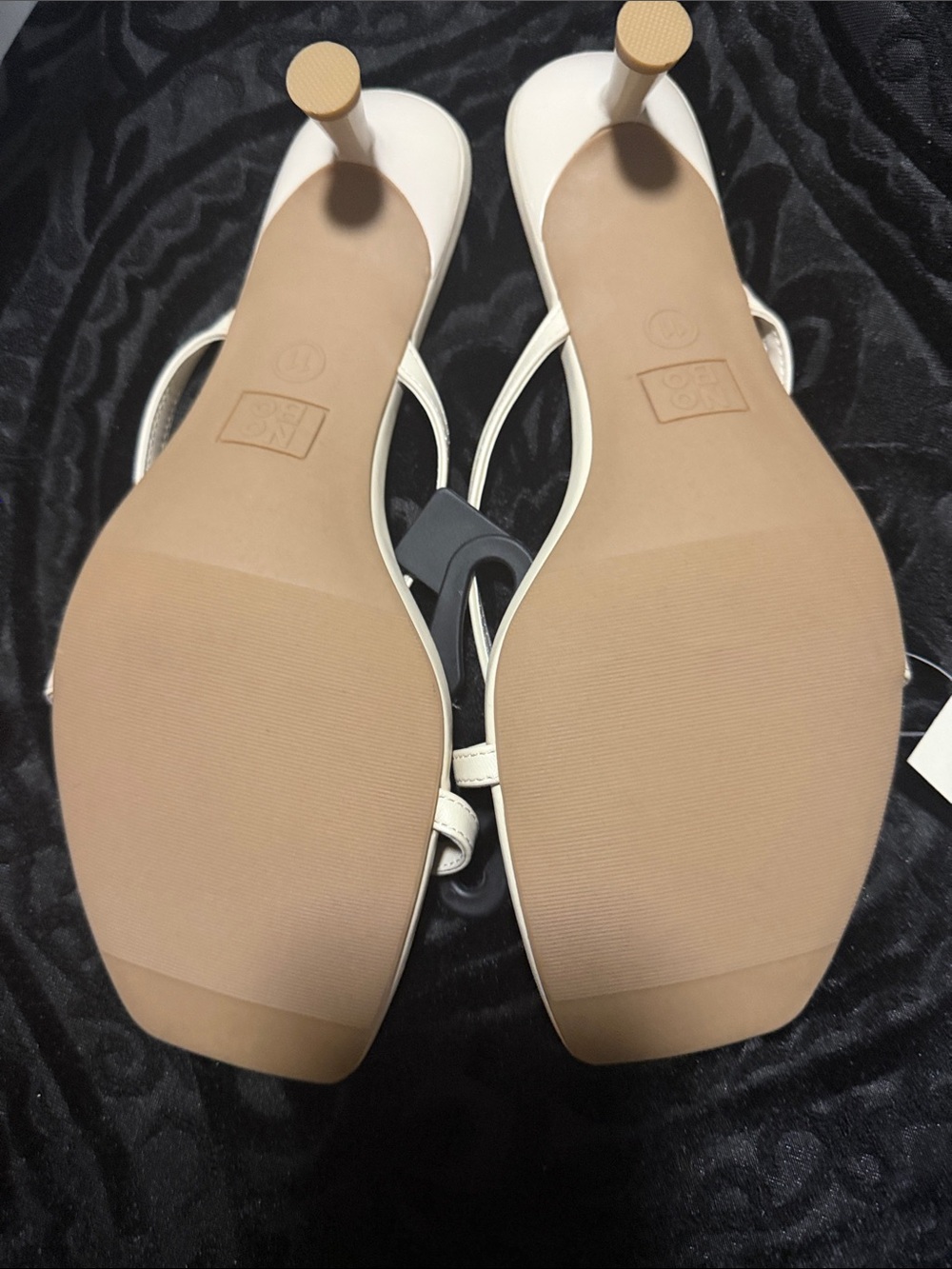 No Boundaries Cream Square-Toe Strappy Slide Sandals - Picture 5 of 8